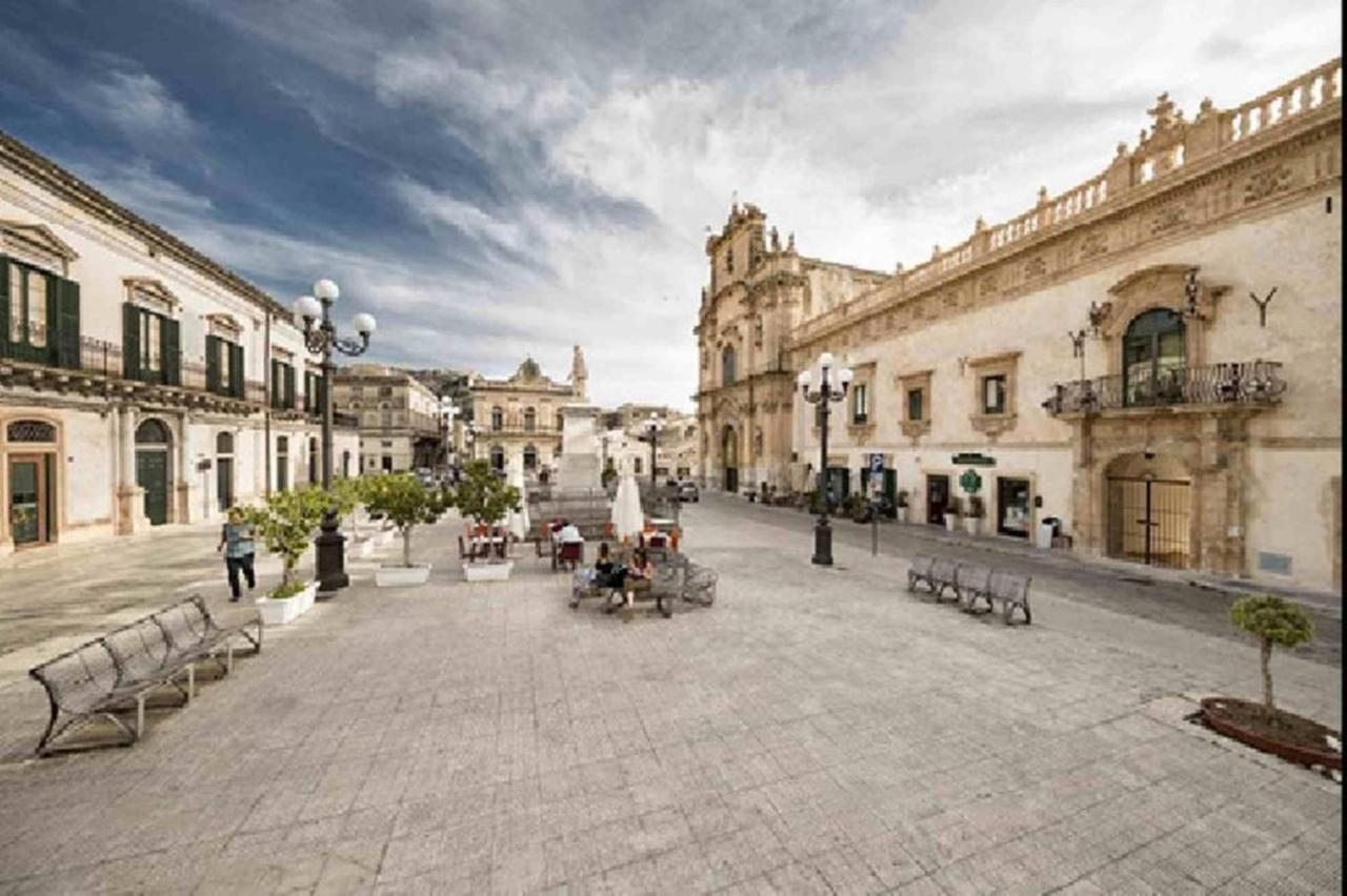 Ortigia Sunset Apartments - Xenia Sicily Villas Сиракуза Екстериор снимка